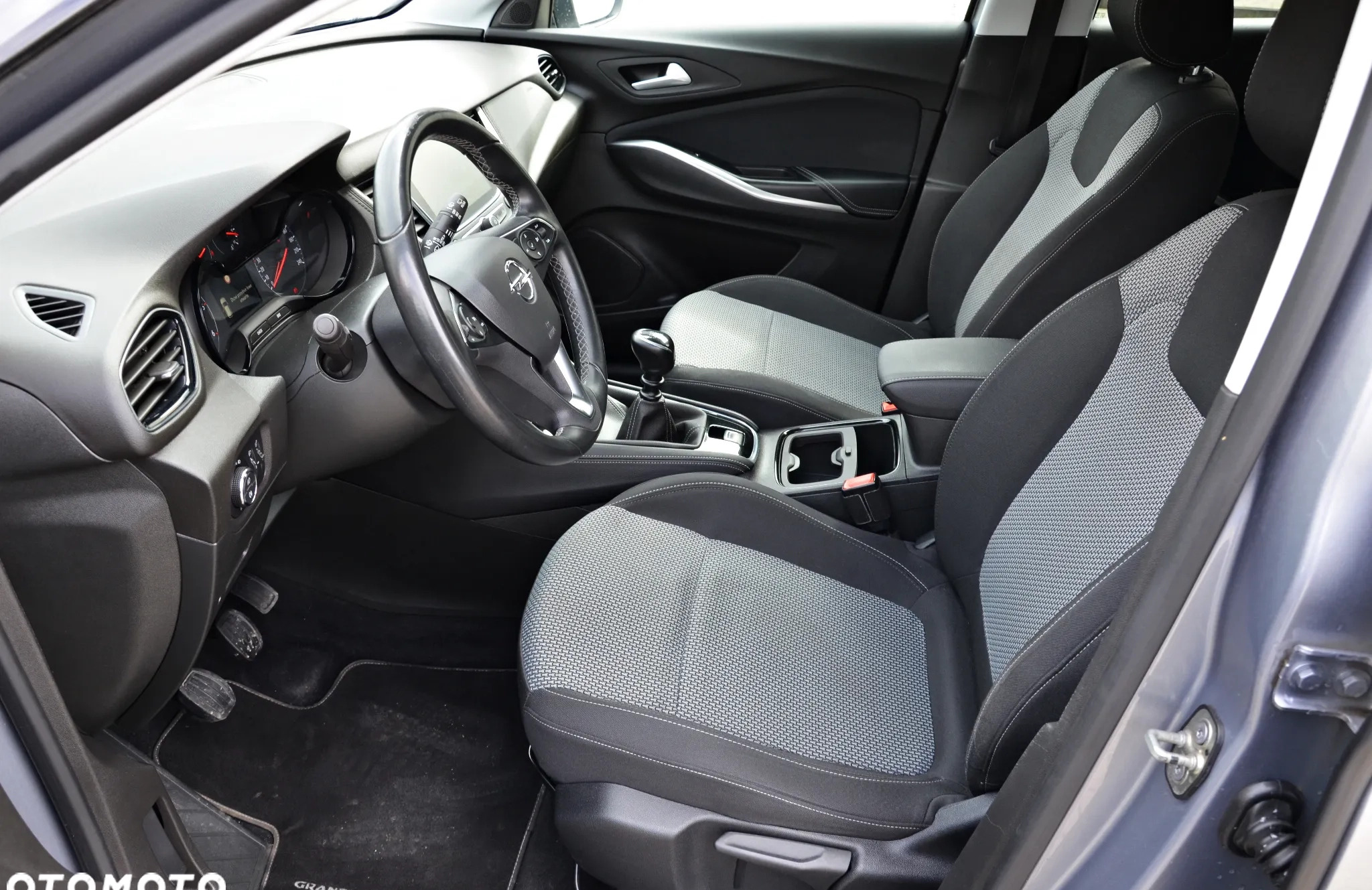 Opel Grandland X cena 65900 przebieg: 186000, rok produkcji 2019 z Żychlin małe 704